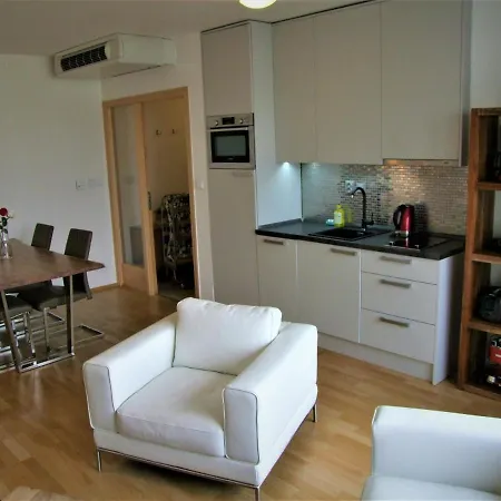 Wenceslas Square By Otsa Apartment *
